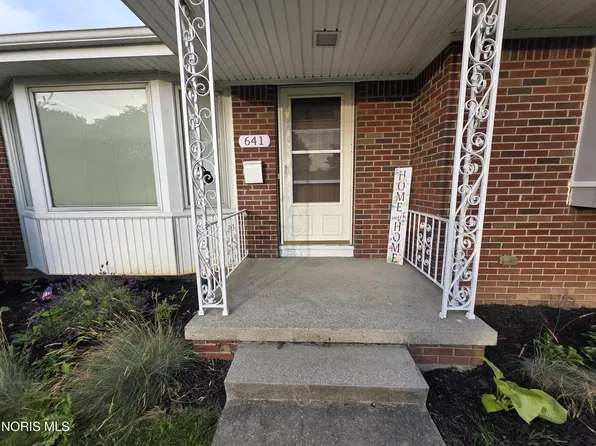641 Holly Dr, Oregon, OH 43616