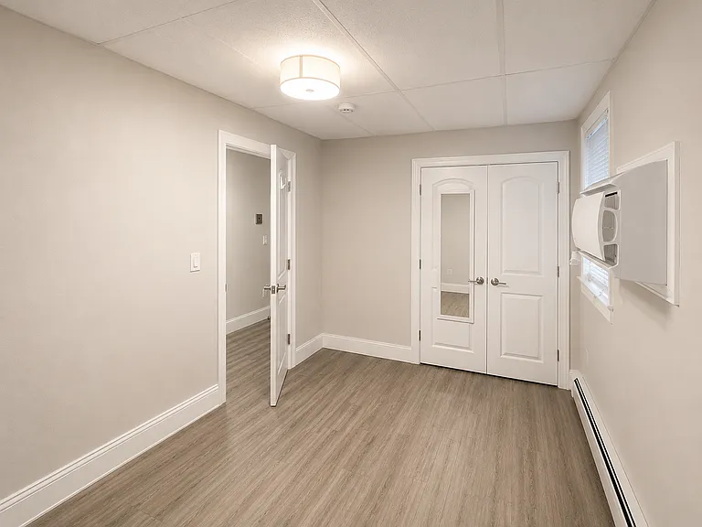 195 Maverick St #1 — Photo 10