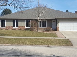 2228 Mecan Dr, Naperville, IL