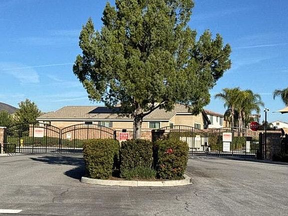 2nd image of 30084 Leeward Ct
