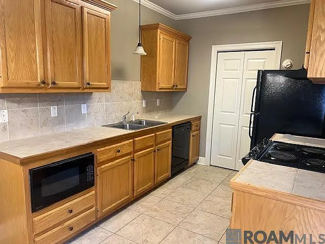 828 Meadow Bend Dr #C — Photo 1