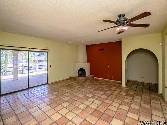 5th image of 580 Carol Ln