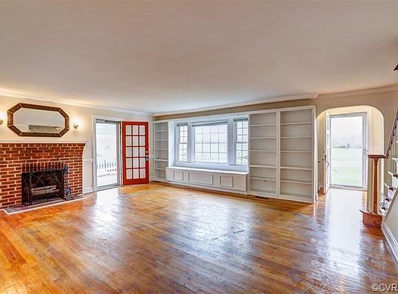 4th image of 109 Lyde Ave