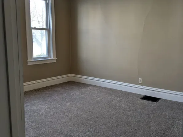 1613 4th Ave, Beaver Falls, PA 15010