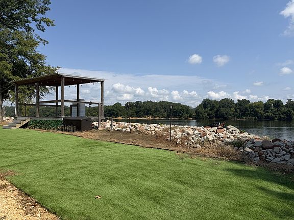 3rd image of 715 Praire Land Dr