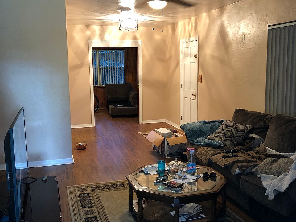 1st image of 636 SE 31st Ave
