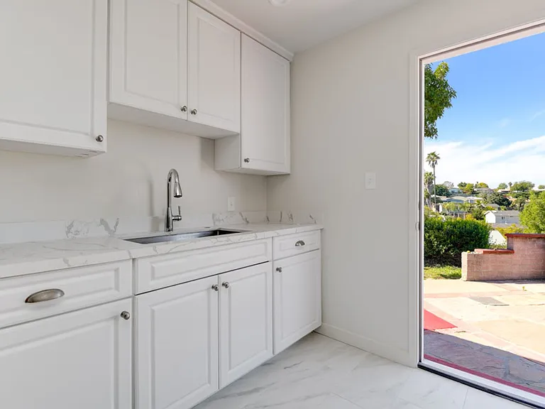4028 Casita Way — Photo 7