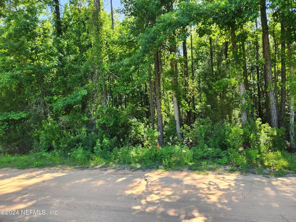 108 Cobia Dr, Palatka, FL 32177