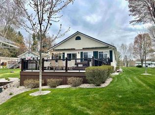 3805 Peninsular Dr, Gladwin, MI 48624