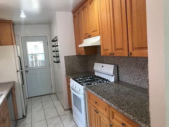 Kitchen right side