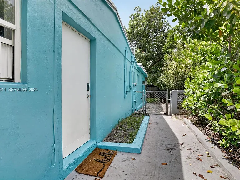 6238 Hayes St — Photo 34
