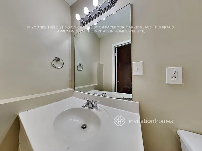 4026 Leicester Dr NE — Photo 18