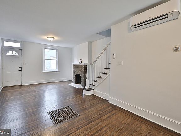 2nd image of 1308 E Oxford St