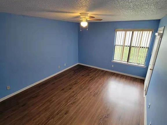 4th image of 2102 Wood Hill Dr