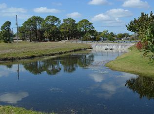 242 Broadmoor Ln, Rotonda West, FL 33947