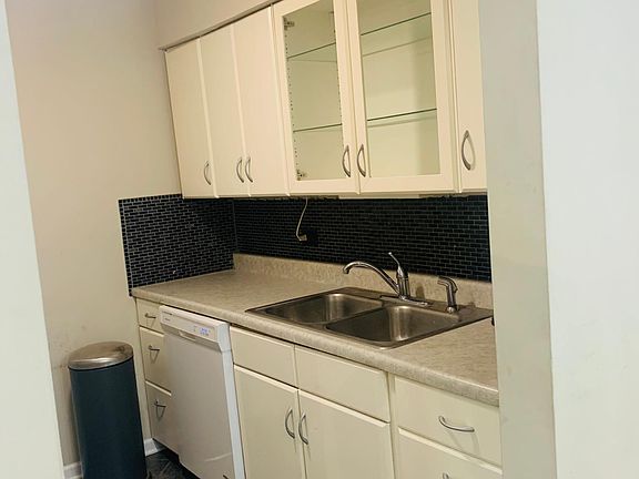 4th image of 6180 Knoll Lane Ct APT 301