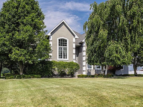 2nd image of 3558 Mackinaw Rd
