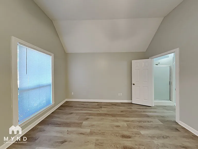 8233 Trinity Rd — Photo 12