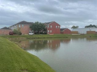 2117 Kemah Village Dr, Kemah, TX 77565