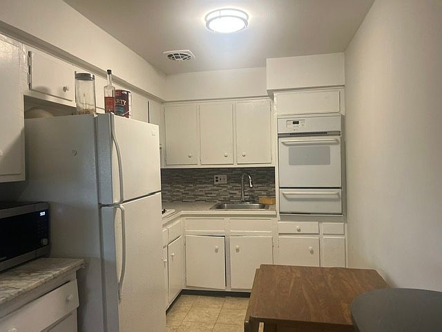 1st image of 10006 Jeanes St Floor 1