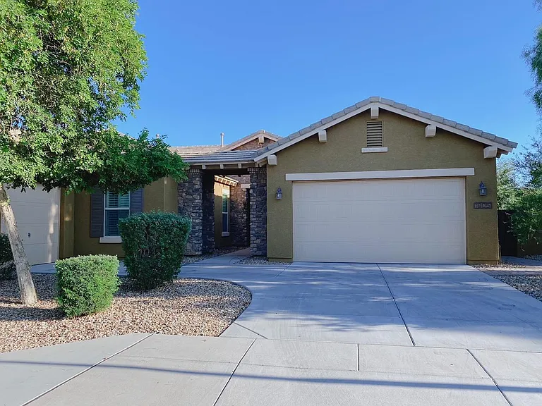 1905 W Swan Dr — Photo 1