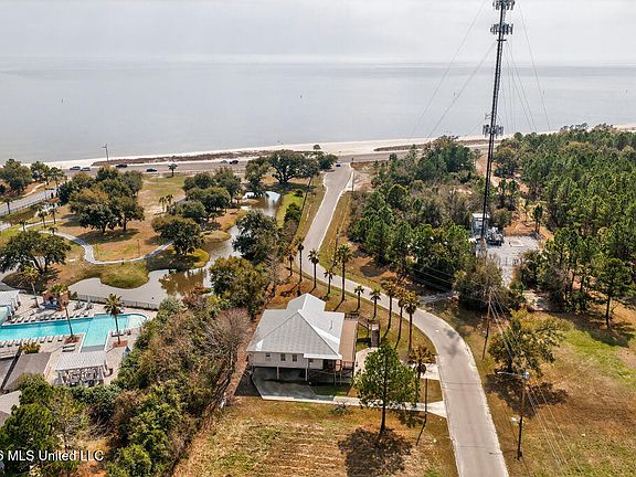 3rd image of 129 Marcie Dr