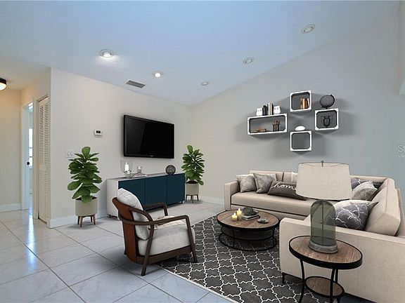5th image of 570 Andorra Cir NE
