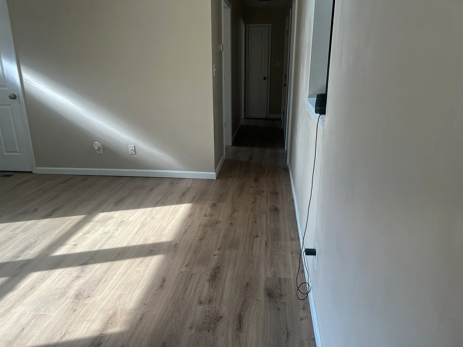 3 bed, 988 sqft, $1,400 — Photo 3