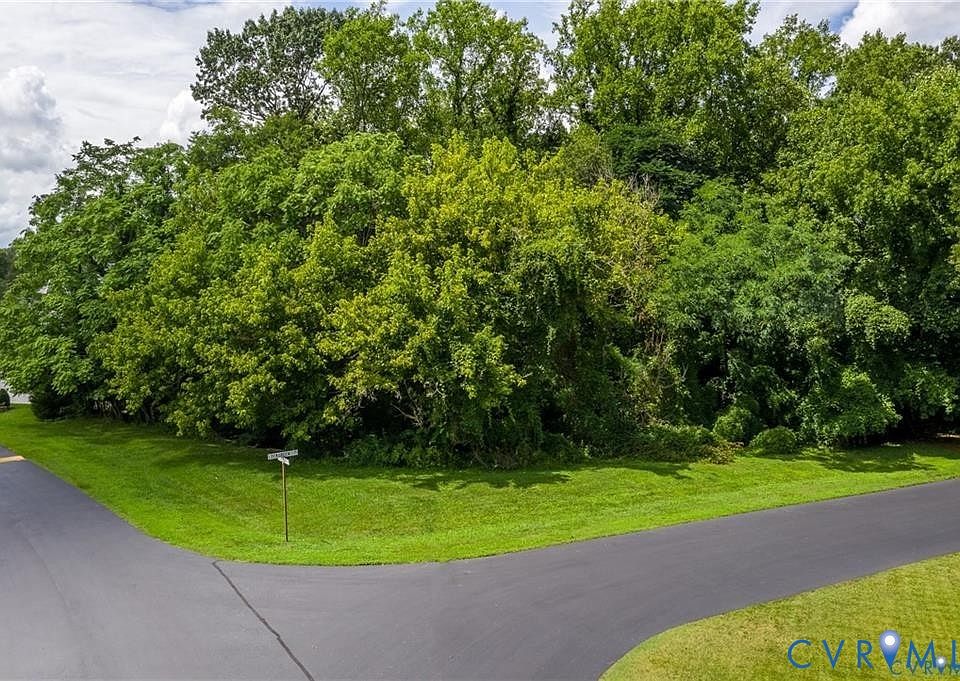 1st image of 102 Lockgreen Pl