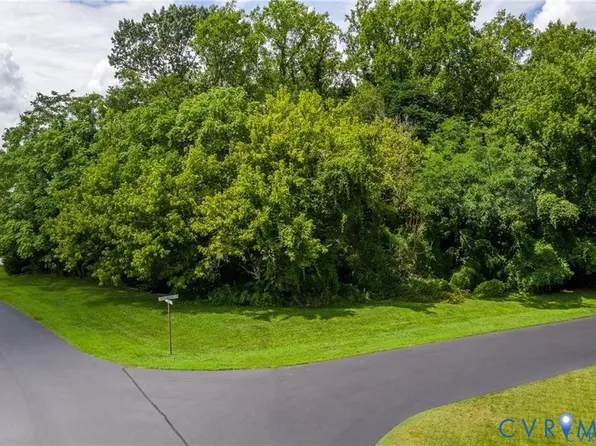 102 Lockgreen Pl, Richmond, VA 23226