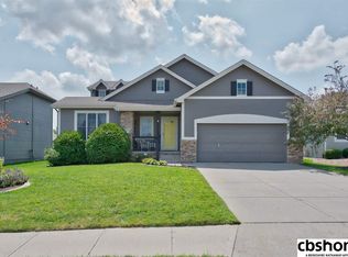 18371 Harney St, Elkhorn, NE 68022