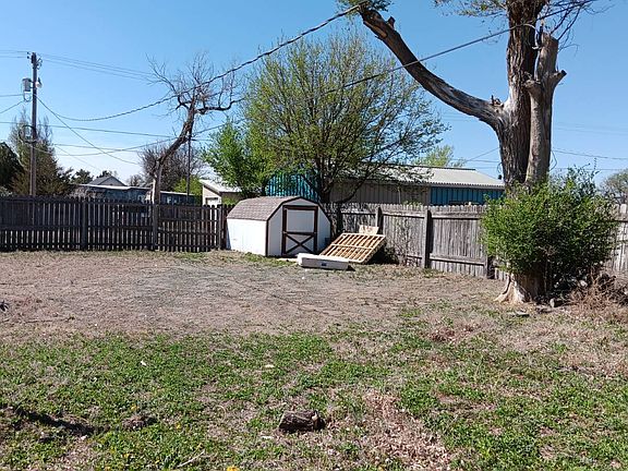4th image of 607 W 12th St