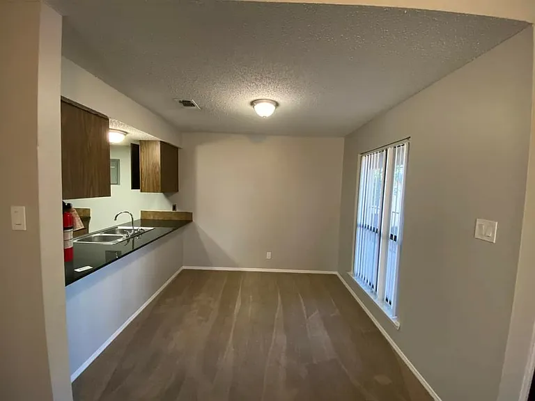 Ashley Oaks Apartments — Photo 11