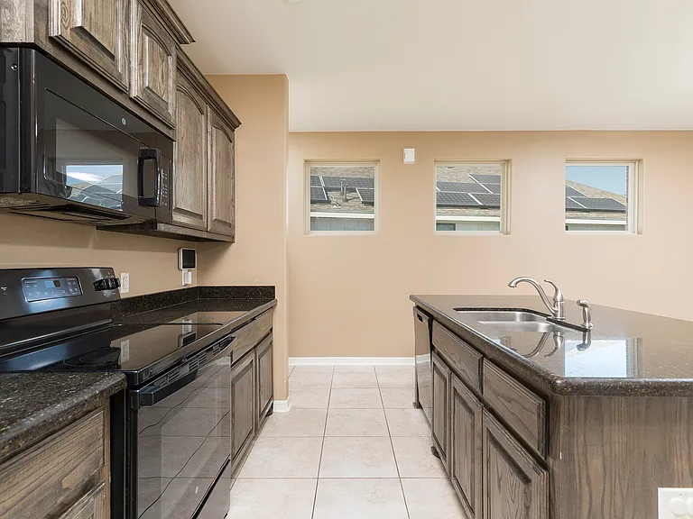 1331 E Candor Dr — Photo 6