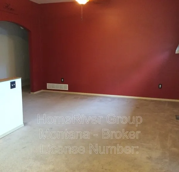 516 Connor Ct — Photo 5
