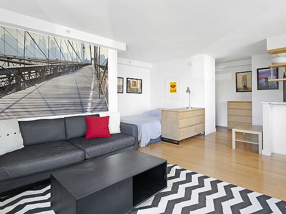 3rd image of 100 W 39th St APT 39D