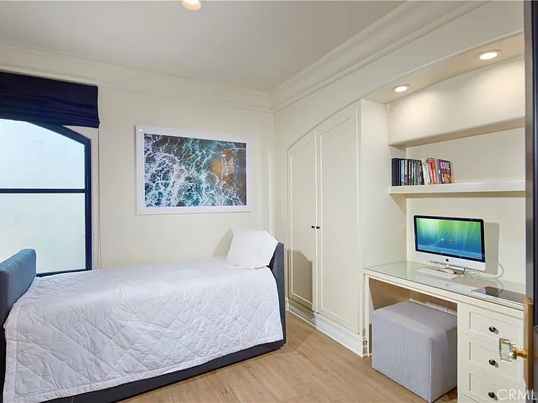 11 Emerald Bay — Photo 17