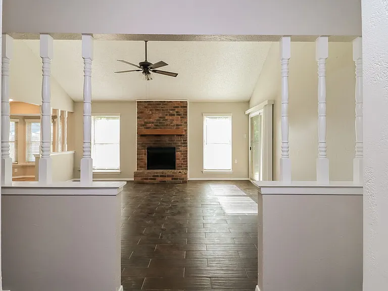 5911 Woodsetter Ln — Photo 3