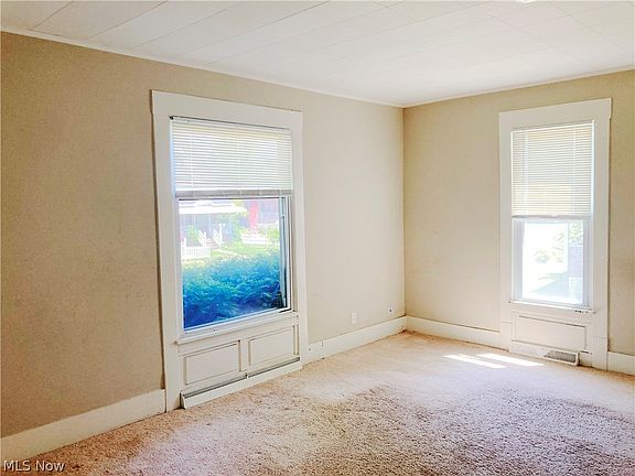 5th image of 226 Jefferson St