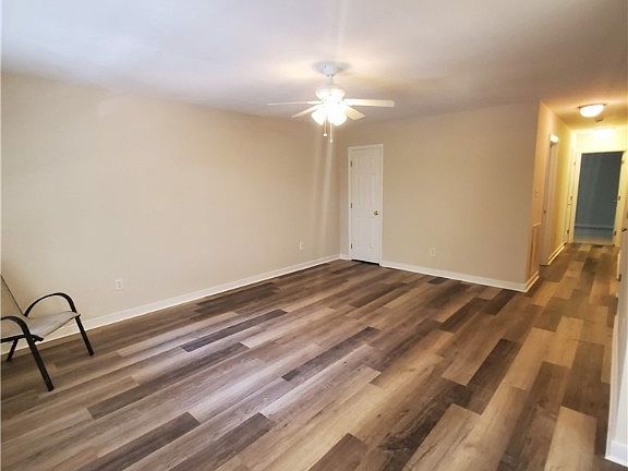 4th image of 349 Whispering Pine Ln