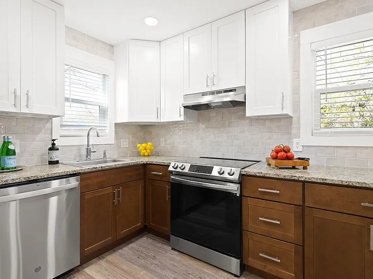 3562 Nottingham Ct #1 — Photo 10