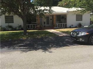 950 NE 121st St, Biscayne Park, FL 33161