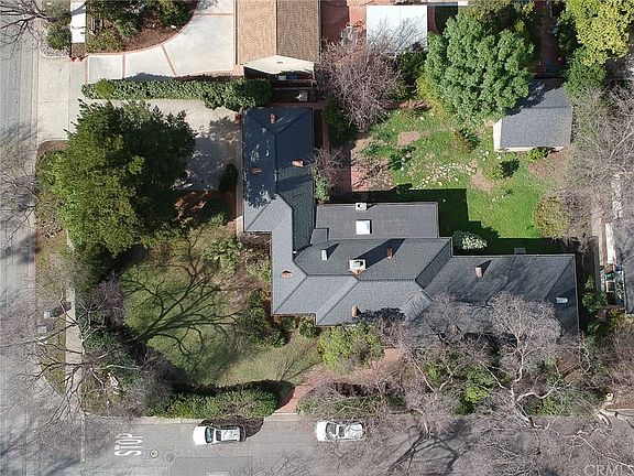4th image of 1095 Chula Vista Pl