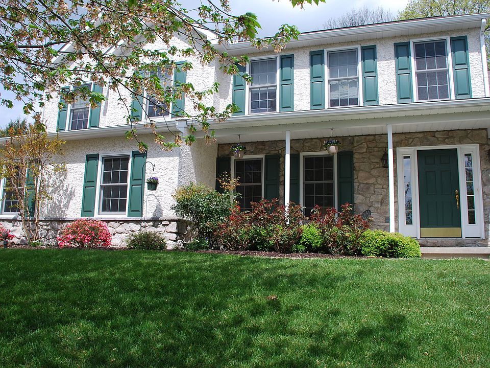 Farmhouse colonial