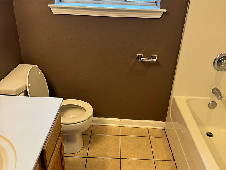 102 Kathy St — Photo 6