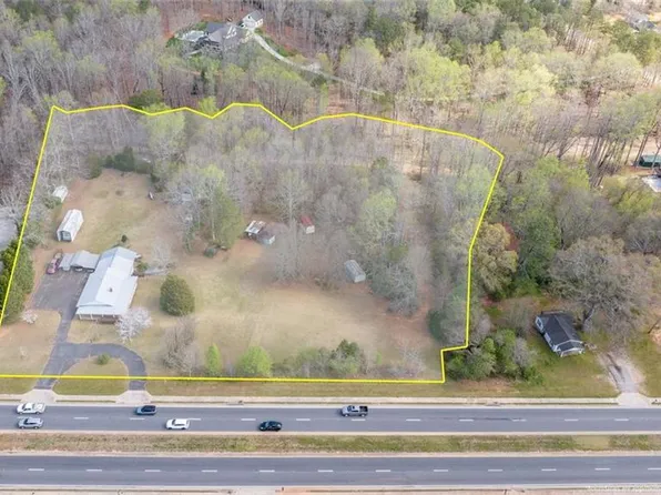 4559 Winder Hwy #1-8-30, Flowery Branch, GA 30542