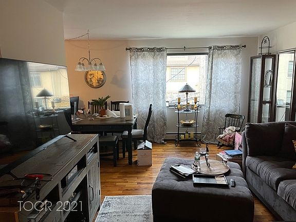 5th image of 62 Crescent Pl