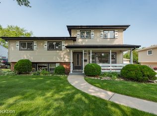 838 S Michigan Ave, Addison, IL 60101