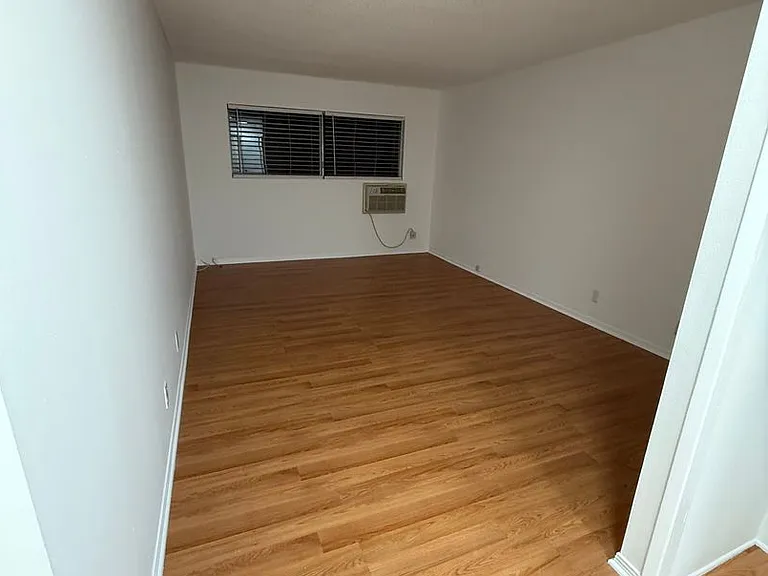 816 Westmount Drive LP — Photo 11