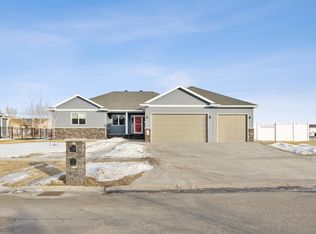 2326 36th St S, Moorhead, MN 56560
